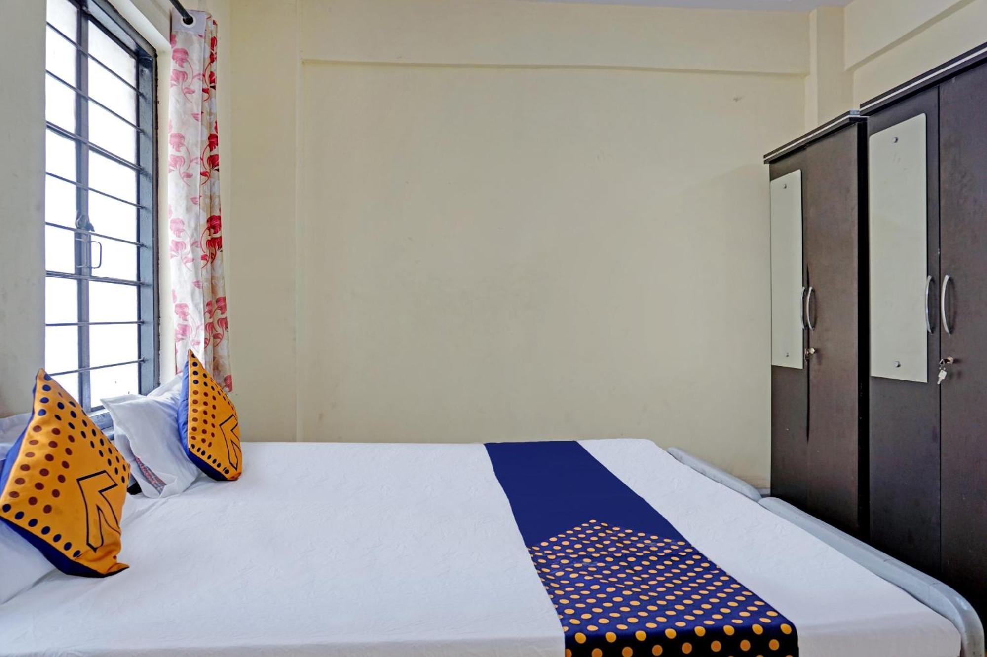 Spot On Hotel Prakash Residency, Near Hanuman Gym Ajmera Colony, Pimpri Экстерьер фото